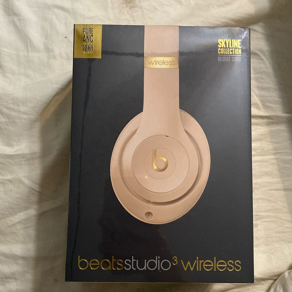 Beats Studio 3 wireless over the ear headphones NEW